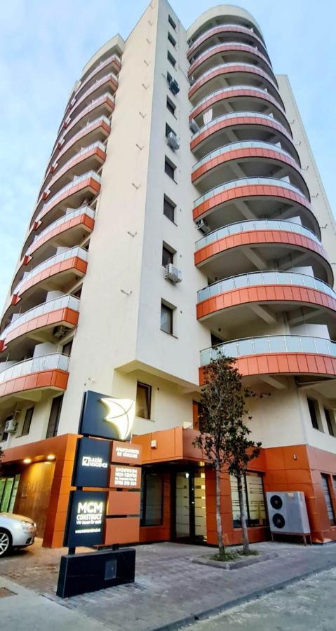 Red Accommodation Near Palas Mall Яш Екстериор снимка