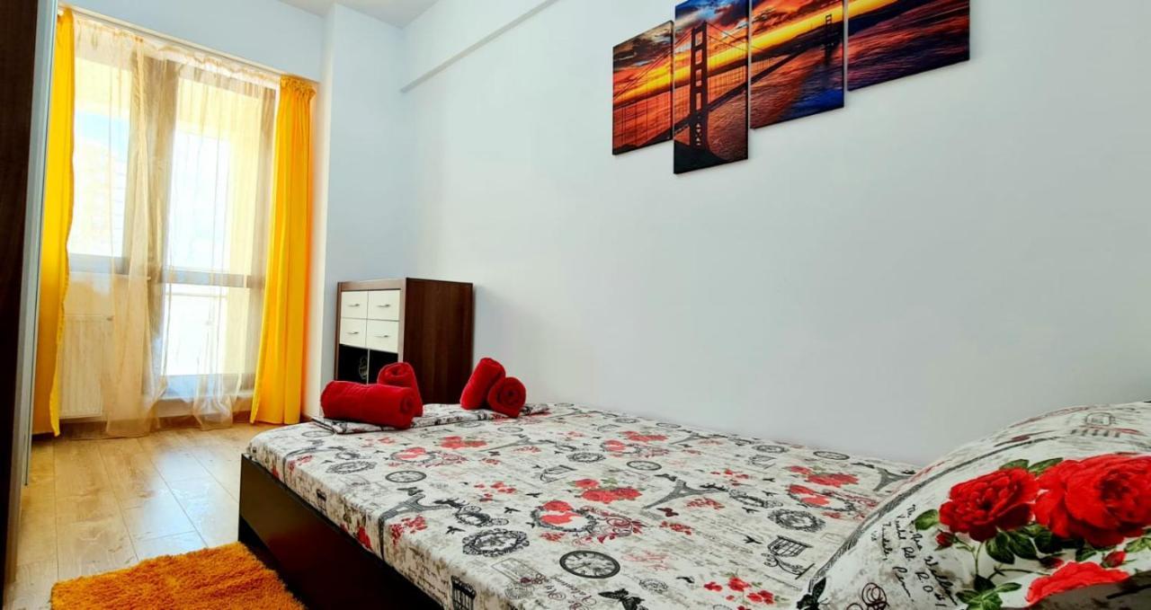 Red Accommodation Near Palas Mall Яш Екстериор снимка